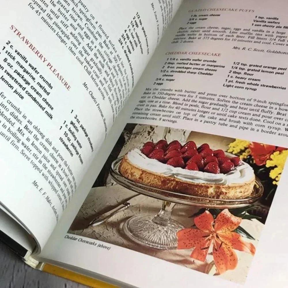 Vintage 1977 Southern Living set cookbook
